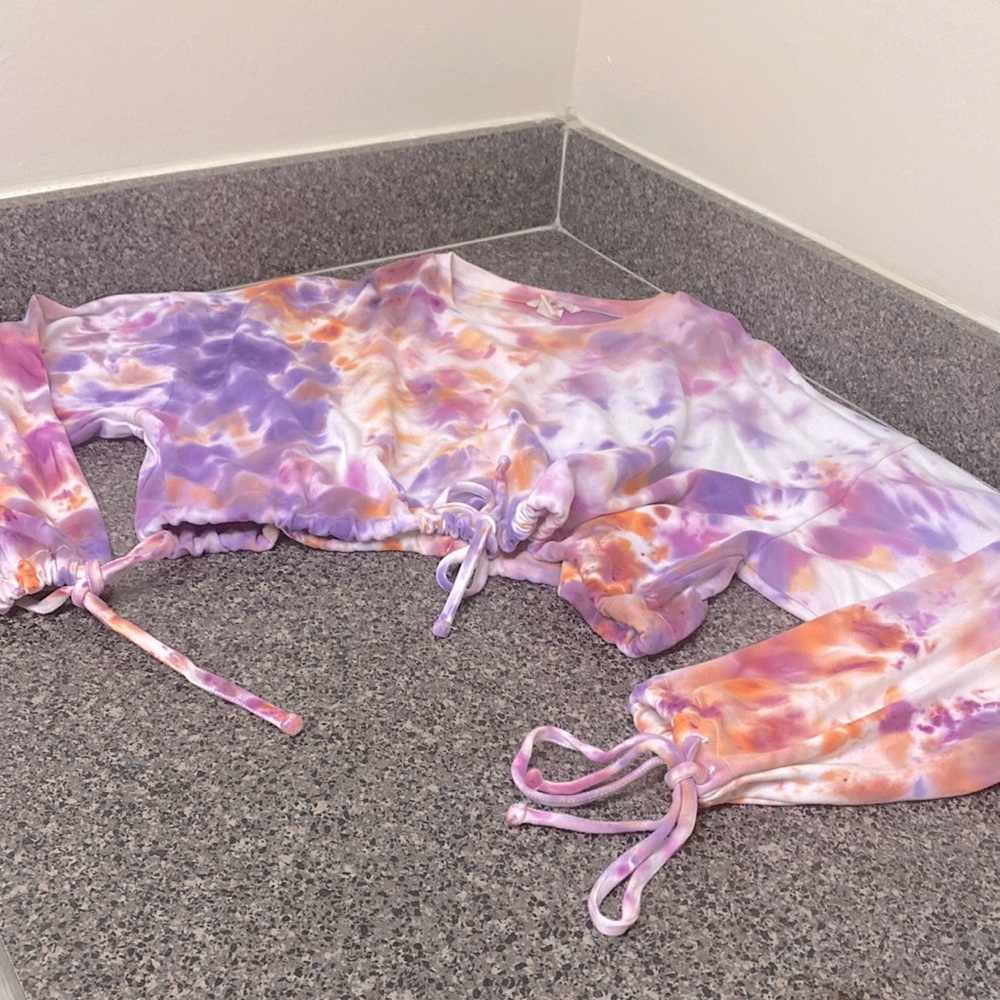 H&M Tie-Dyed Cropped Hoodie🧡💜🧡
